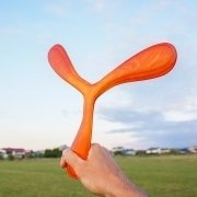 Bumerangas skraidančio disko alternatyva, frisbee